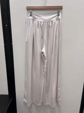 Load image into Gallery viewer, Offline Athletic Pants Size Medium
