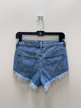 Load image into Gallery viewer, Topshop Shorts Size 3/4
