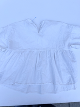 Load image into Gallery viewer, Short Sleeve Top Size Small
