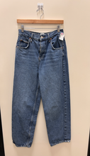 Load image into Gallery viewer, Bdg Denim Size 3/4 (27)
