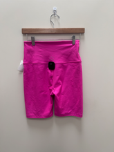 Load image into Gallery viewer, Beyond Yoga Athletic Shorts Size Medium
