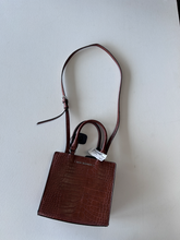 Load image into Gallery viewer, Dana Buchman Purse
