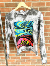 Load image into Gallery viewer, Gildan Long Sleeve Top Size Small
