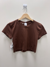 Load image into Gallery viewer, Sunday Best Short Sleeve Top Size Medium
