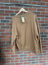 Load image into Gallery viewer, Michael Kors Sweater Size Large
