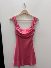 Load image into Gallery viewer, Beginning Boutique Dress Size Extra Small
