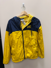 Load image into Gallery viewer, Columbia Outerwear Size Medium

