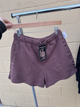Load image into Gallery viewer, Shorts Size Large
