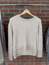 Load image into Gallery viewer, Cynthia Rowley Sweater Size Small
