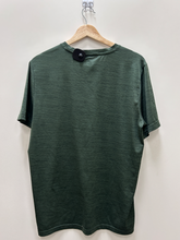 Load image into Gallery viewer, Reebok Athletic Top Size Small
