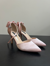 Load image into Gallery viewer, Dress Shoes Womens 6.5
