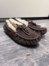 Load image into Gallery viewer, Uggs Casual Shoes Womens 5
