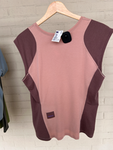 Load image into Gallery viewer, Lulu Lemon Athletic Top Size Large
