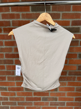 Load image into Gallery viewer, Abercrombie &amp; Fitch Short Sleeve Top Size Extra Small
