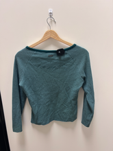 Load image into Gallery viewer, Columbia Long Sleeve Top Size Medium
