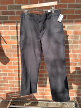 Load image into Gallery viewer, Dickies Pants Size 29
