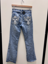 Load image into Gallery viewer, Denim Size 5/6 (28)
