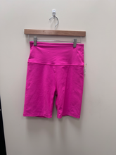 Load image into Gallery viewer, Beyond Yoga Athletic Shorts Size Medium
