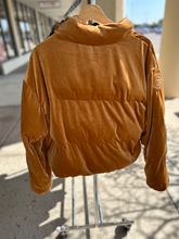 Load image into Gallery viewer, Heavy Outerwear Size Medium
