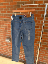 Load image into Gallery viewer, Ralph Lauren Denim Size 3/4 (27)
