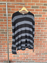 Load image into Gallery viewer, Old Navy Long Sleeve Top Size Extra Large
