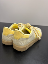 Load image into Gallery viewer, Adidas Casual Shoes Womens 6.5
