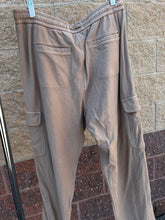 Load image into Gallery viewer, Athleta Athletic Pants Size 5/6 (28)
