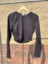 Load image into Gallery viewer, Tna Long Sleeve Top Size Medium
