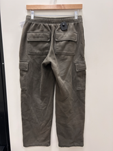 Load image into Gallery viewer, Aritzia Athletic Pants Size Small
