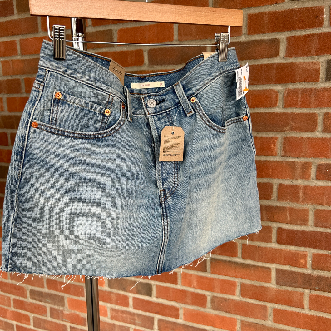 Levi Short Skirt Size Large