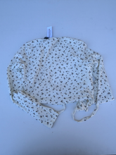 Load image into Gallery viewer, Brandy Melville Long Sleeve Top Size Small
