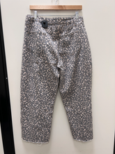 Load image into Gallery viewer, Wild Fable Pants Size Medium
