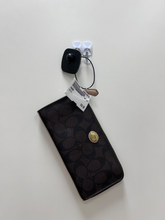 Load image into Gallery viewer, Coach Purse
