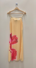 Load image into Gallery viewer, Maxi Dress Size Small
