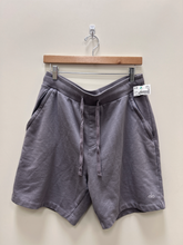 Load image into Gallery viewer, Alo Athletic Shorts Size Small
