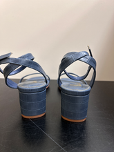 Load image into Gallery viewer, Lulus Casual Shoes Womens 6
