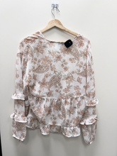 Load image into Gallery viewer, American Eagle Long Sleeve Top Size Small
