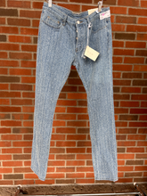 Load image into Gallery viewer, Denim Size 33
