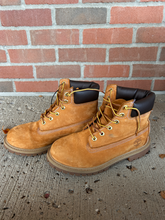 Load image into Gallery viewer, Timberland Boots Mens 7
