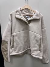 Load image into Gallery viewer, North Face Sweatshirt Size Large

