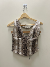 Load image into Gallery viewer, Fashion Nova Tank Top Size Small
