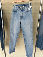 Load image into Gallery viewer, John Galt Denim Size Medium
