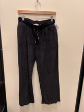 Load image into Gallery viewer, Juicy Couture Pants Size Large
