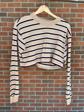 Load image into Gallery viewer, Tna Long Sleeve Top Size Small
