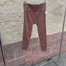 Load image into Gallery viewer, Joy Lab Athletic Pants Size Medium
