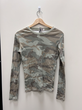 Load image into Gallery viewer, John Galt Long Sleeve Top Size Small
