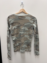 Load image into Gallery viewer, John Galt Long Sleeve Top Size Small
