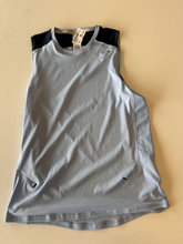 Load image into Gallery viewer, Gym Shark Athletic Top Size Medium

