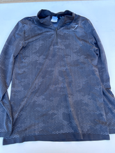 Load image into Gallery viewer, Gym Shark Athletic Top Size Medium
