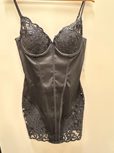 Load image into Gallery viewer, Windsor Dress Size Medium
